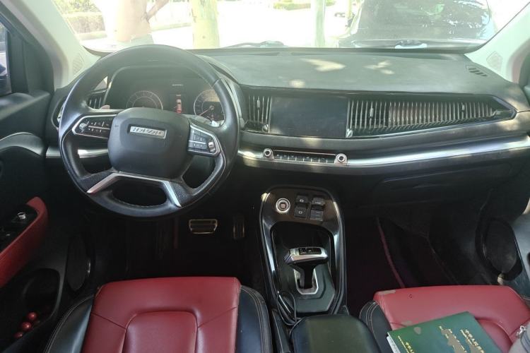 Used Haval H2s 2017 Red-Label 1.5T Dual-Clutch Luxury Model Center Console