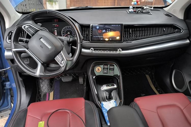 Used Haval H2s 2017 Red-Label 1.5T Dual-Clutch Elite Model Center Console