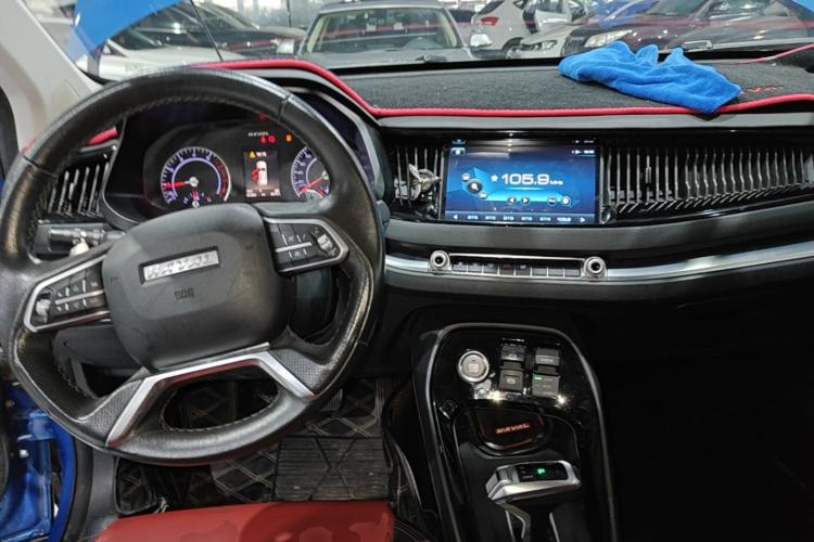 Used Haval H2s 2017 Blue Label 1.5T Dual-Clutch Elite Model Center Console