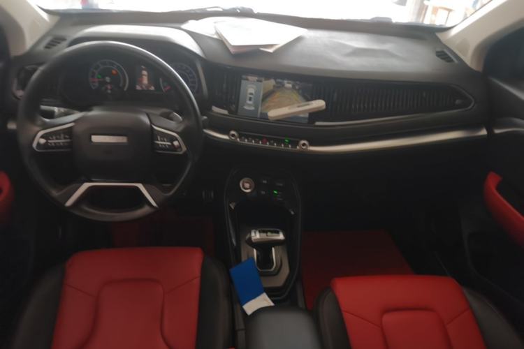 Used Haval H2s 2017 Blue Label 1.5T Dual-Clutch Luxury Model Center Console