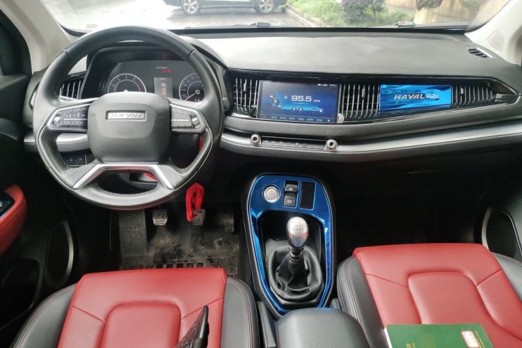 Used Haval H2s 2017 Red Label 1.5T Manual Comfort Model Center Console