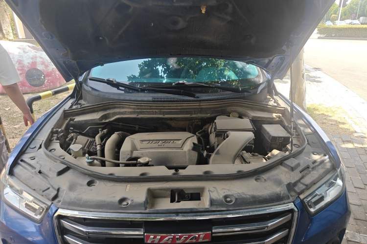 Used Haval H2s 2017 Red-Label 1.5T Dual-Clutch Luxury Model Engine Bay