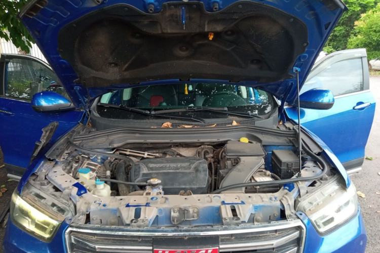 Used Haval H2s 2017 Red-Label 1.5T Dual-Clutch Luxury Model Engine Bay