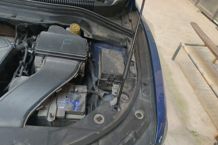 Used Haval H2s 2017 Blue Label 1.5T Dual-Clutch Luxury Model Engine Bay Left