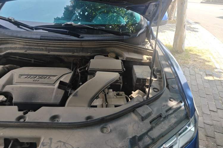 Used Haval H2s 2017 Red-Label 1.5T Dual-Clutch Luxury Model Engine Bay Left