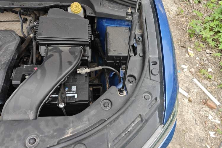 Used Haval H2s 2017 Blue Label 1.5T Manual Elite Model Engine Bay Left