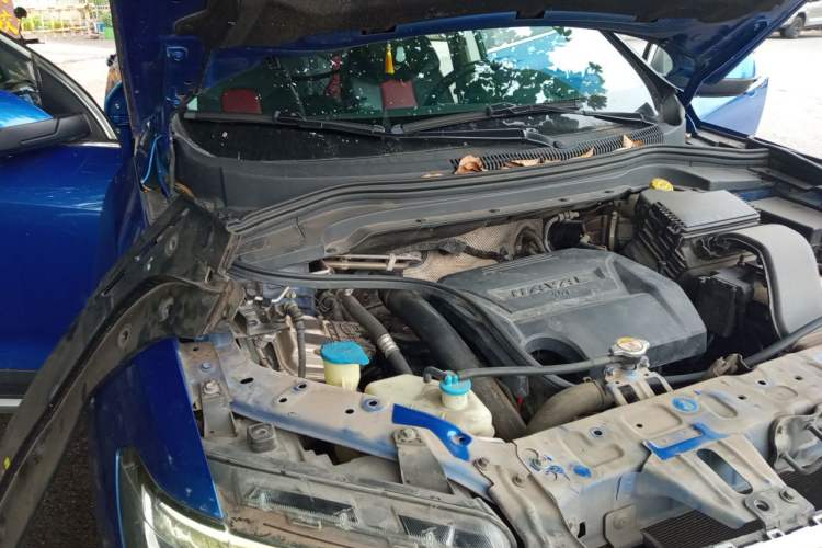 Used Haval H2s 2017 Red-Label 1.5T Dual-Clutch Luxury Model Engine Bay Right