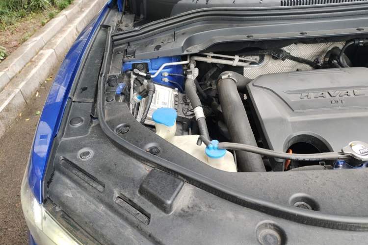 Used Haval H2s 2017 Red Label 1.5T Manual Comfort Model Engine Bay Right