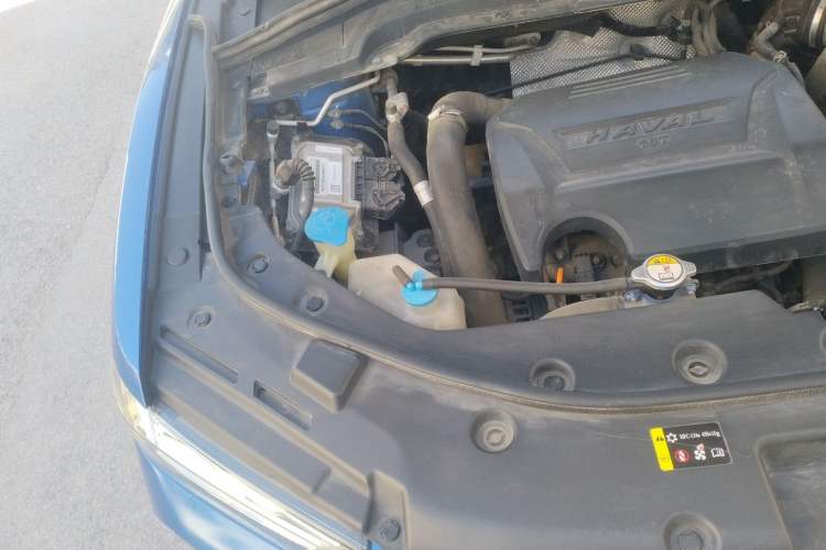 Used Haval H2s 2017 Red-Label 1.5T Dual-Clutch Luxury Model Engine Bay Right