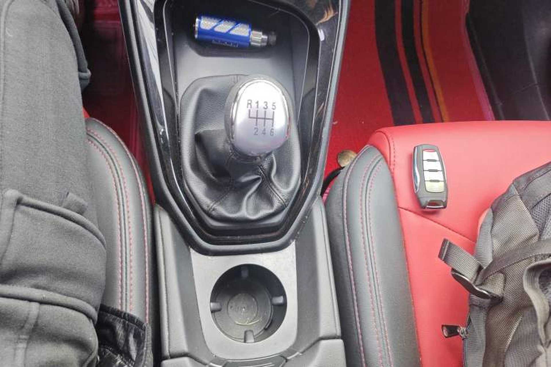 Used Haval H2s 2017 Red-Label 1.5T Manual Elite Model Gear Lever