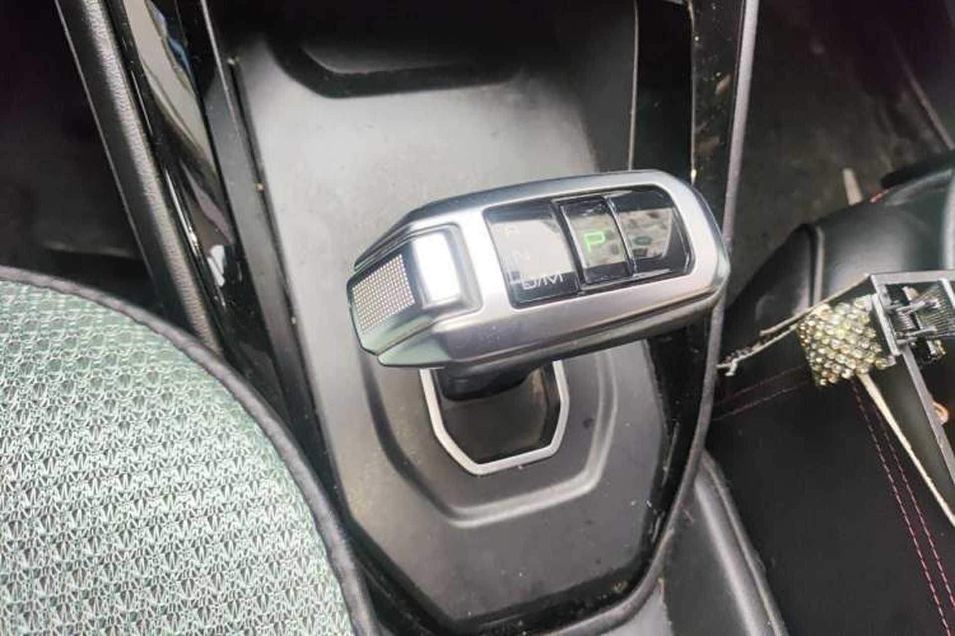 Used Haval H2s 2017 Blue Label 1.5T Dual-Clutch Elite Model Gear Lever