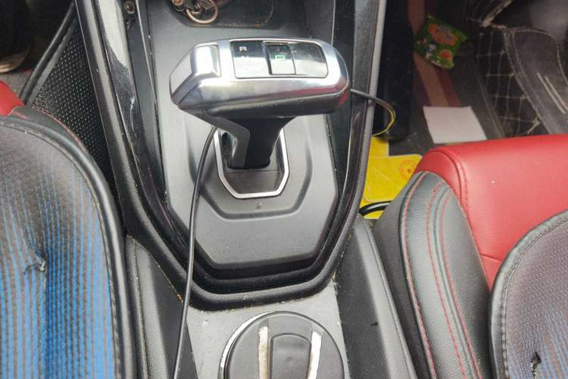 Used Haval H2s 2017 Blue Label 1.5T Dual-Clutch Elite Model Gear Lever