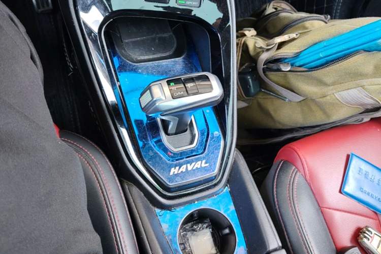 Used Haval H2s 2017 Blue Label 1.5T Dual-Clutch Luxury Model Gear Lever
