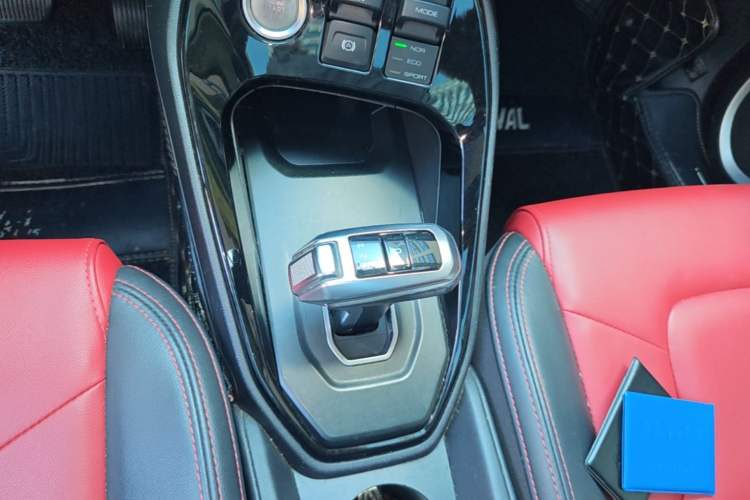Used Haval H2s 2017 Blue Label 1.5T Dual-Clutch Elite Model Gear Lever