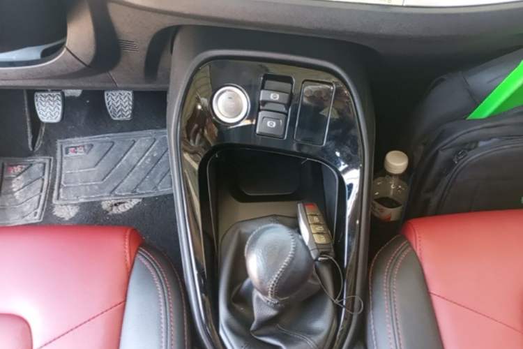 Used Haval H2s 2017 Blue Label 1.5T Manual Elite Model Gear Lever