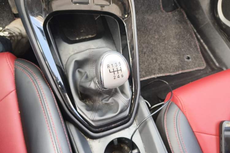 Used Haval H2s 2017 Red Label 1.5T Manual Comfort Model Gear Lever