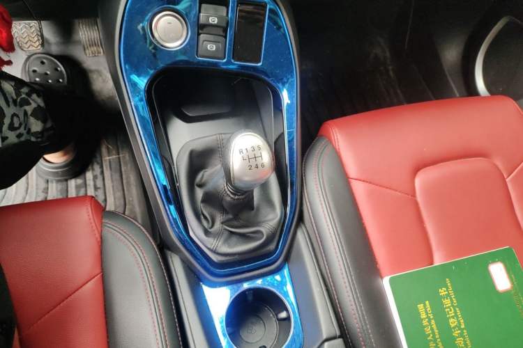 Used Haval H2s 2017 Red Label 1.5T Manual Comfort Model Gear Lever
