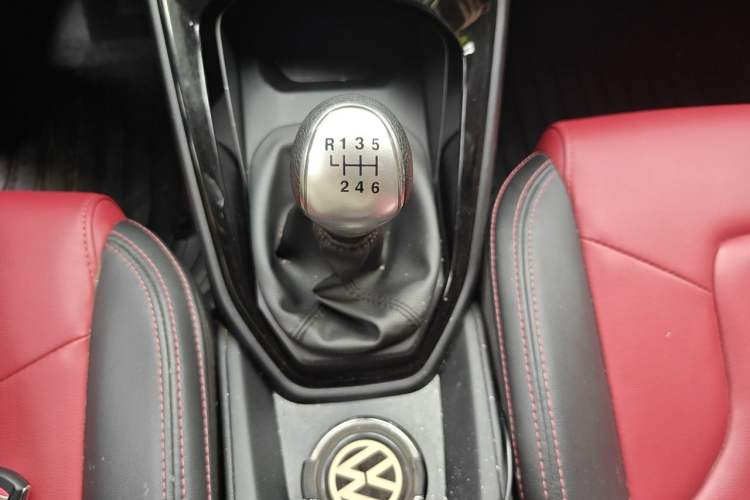Used Haval H2s 2017 Blue Label 1.5T Manual Elite Model Gear Lever