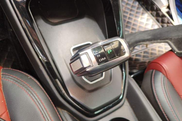 Used Haval H2s 2017 Red-Label 1.5T Dual-Clutch Luxury Model Gear Lever