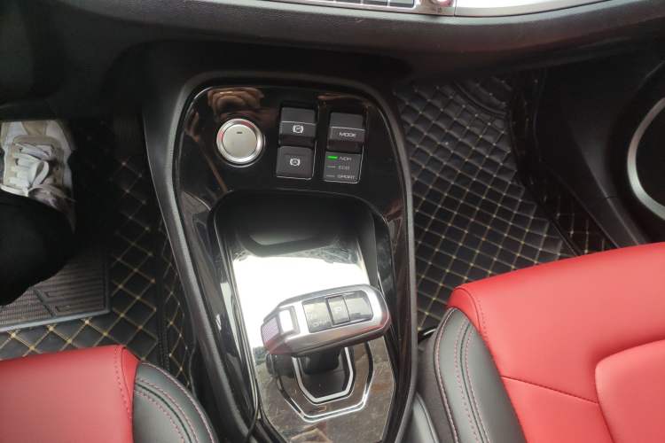 Used Haval H2s 2017 Red-Label 1.5T Dual-Clutch Elite Model Gear Lever
