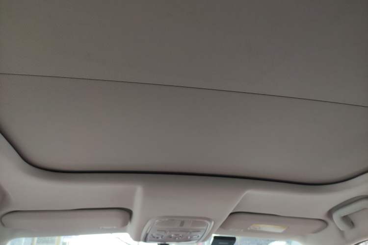 Used Haval H2s 2017 Red-Label 1.5T Dual-Clutch Elite Model Headliner