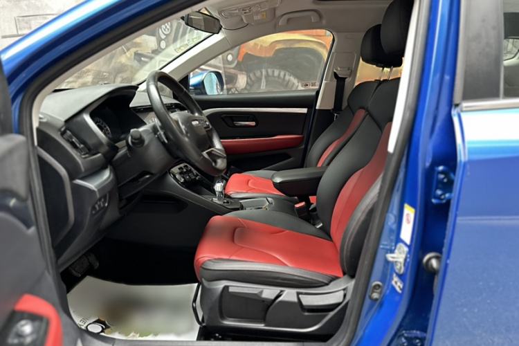 Used Haval H2s 2017 Red-Label 1.5T Dual-Clutch Elite Model Interior 2