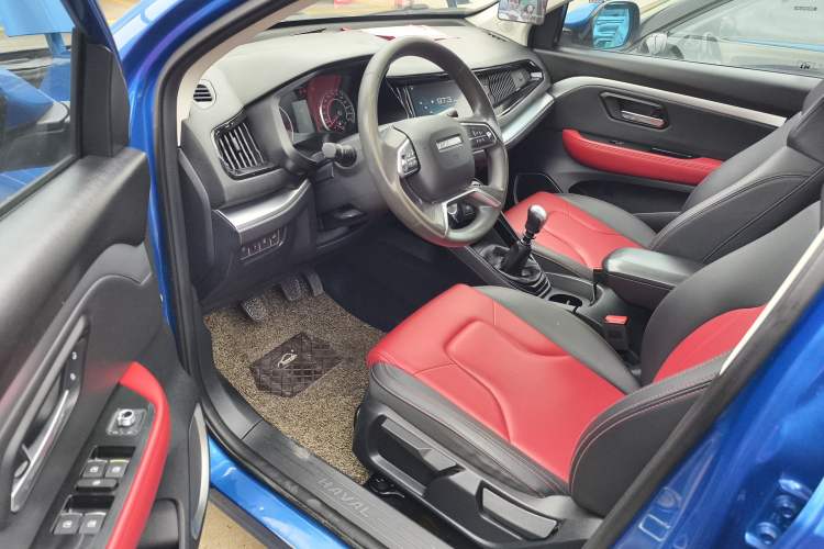 Used Haval H2s 2017 Blue Label 1.5T Manual Comfort Edition Interior 2