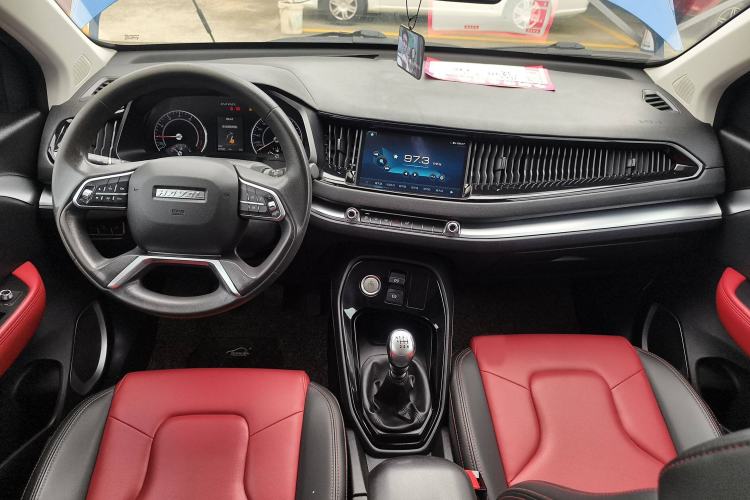 Used Haval H2s 2017 Blue Label 1.5T Manual Comfort Edition Interior 3