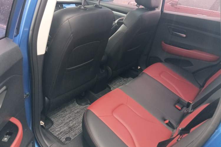 Used Haval H2s 2017 Blue Label 1.5T Dual-Clutch Luxury Model Interior 3