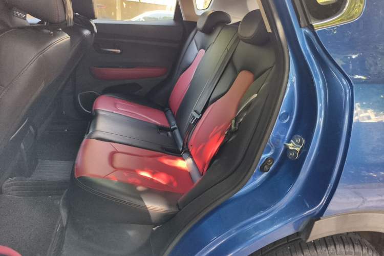 Used Haval H2s 2017 Red-Label 1.5T Dual-Clutch Elite Model Interior 4