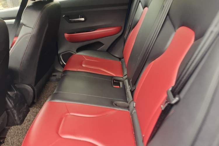 Used Haval H2s 2017 Red-Label 1.5T Dual-Clutch Elite Model Interior 4