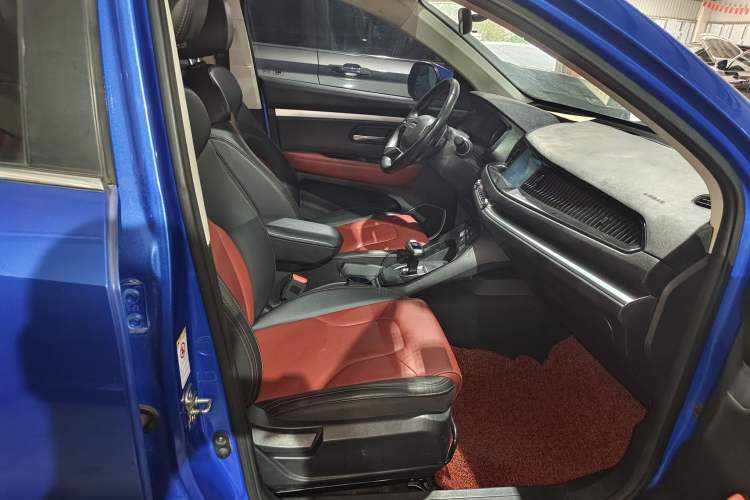 Used Haval H2s 2017 Red-Label 1.5T Dual-Clutch Elite Model Interior 6