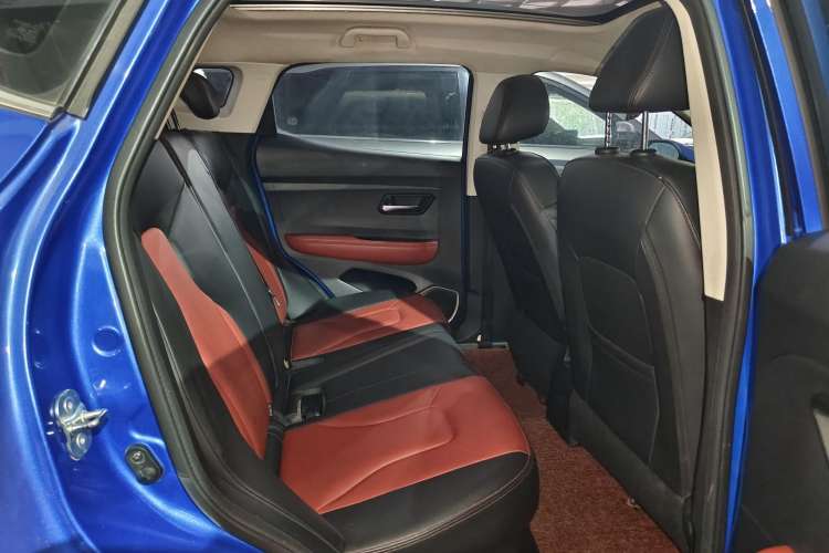 Used Haval H2s 2017 Red-Label 1.5T Dual-Clutch Elite Model Interior 7