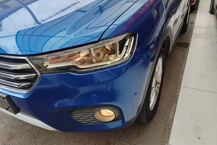 Used Haval H2s 2017 Blue Label 1.5T Dual-Clutch Comfort Model Left Front Headlight