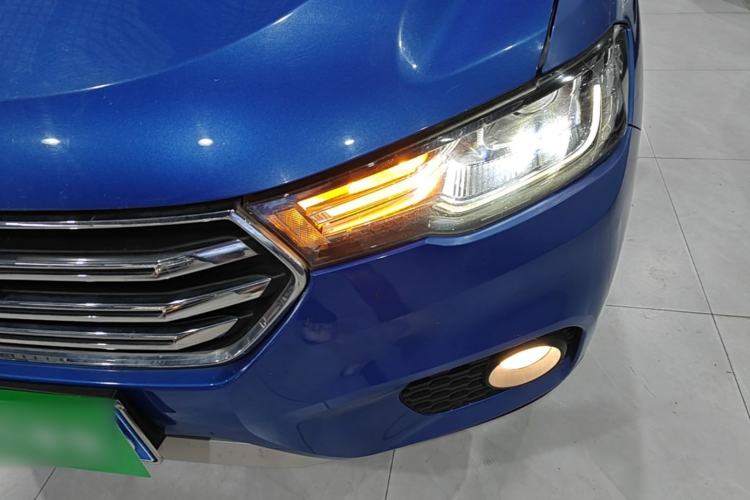 Used Haval H2s 2017 Blue Label 1.5T Dual-Clutch Elite Model Left Front Headlight