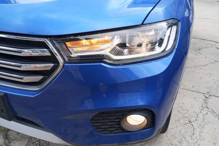 Used Haval H2s 2017 Blue Label 1.5T Dual-Clutch Elite Model Left Front Headlight