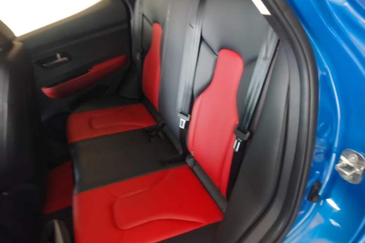 Used Haval H2s 2017 Blue Label 1.5T Dual-Clutch Luxury Model Left Rear Seat
