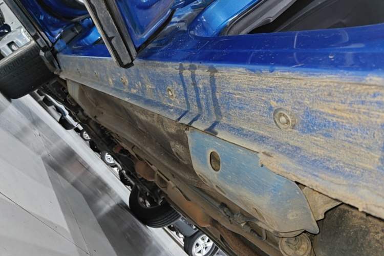 Used Haval H2s 2017 Blue Label 1.5T Dual-Clutch Elite Model Left Side Sill