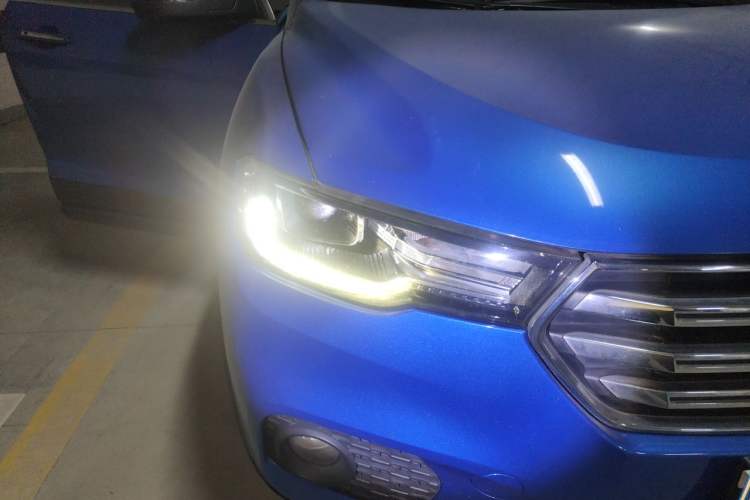 Used Haval H2s 2017 Blue Label 1.5T Manual Comfort Edition Right Front Headlight