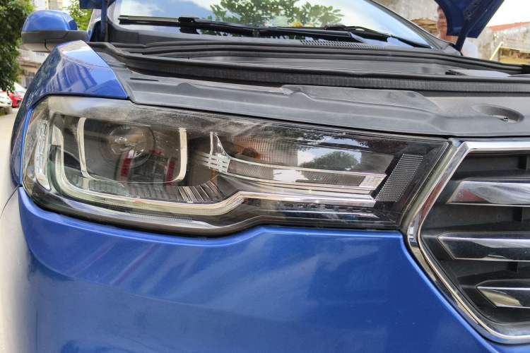 Used Haval H2s 2017 Blue Label 1.5T Dual-Clutch Elite Model Right Front Headlight