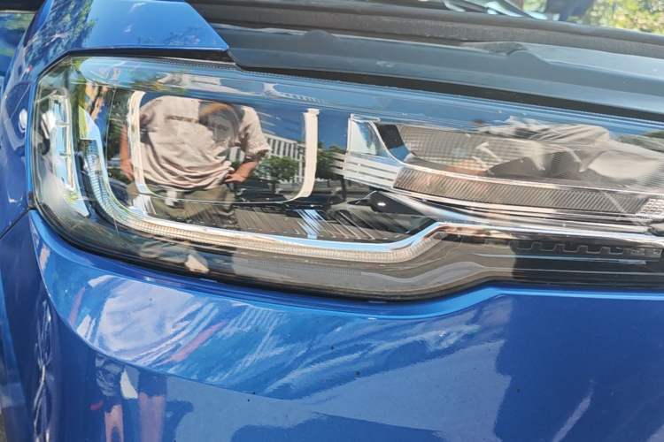 Used Haval H2s 2017 Blue Label 1.5T Dual-Clutch Elite Model Right Front Headlight