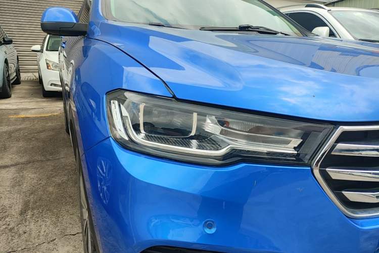 Used Haval H2s 2017 Blue Label 1.5T Dual-Clutch Luxury Model Right Front Headlight