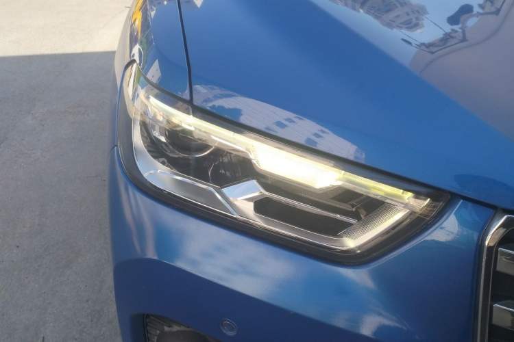 Used Haval H2s 2017 Red-Label 1.5T Dual-Clutch Luxury Model Right Front Headlight