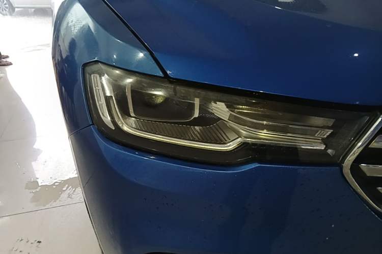 Used Haval H2s 2017 Blue Label 1.5T Manual Elite Model Right Front Headlight