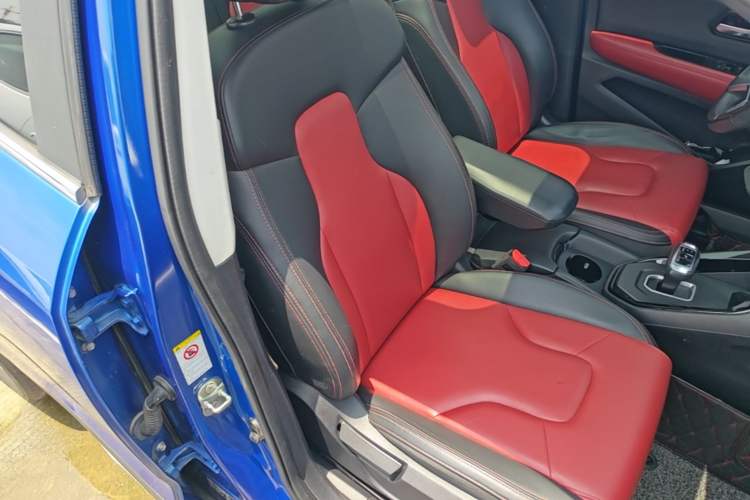 Used Haval H2s 2017 Red-Label 1.5T Dual-Clutch Elite Model Right Front Seat