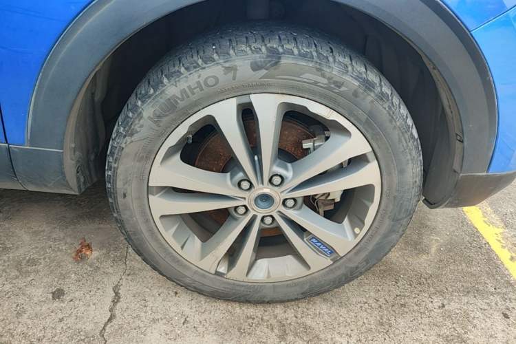 Used Haval H2s 2017 Blue Label 1.5T Dual-Clutch Luxury Model Right Front Wheel Hub