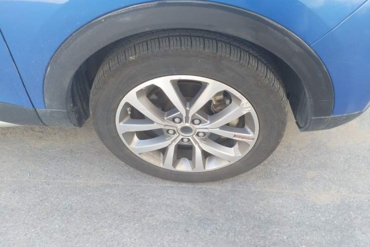Used Haval H2s 2017 Red-Label 1.5T Dual-Clutch Luxury Model Right Front Wheel Hub