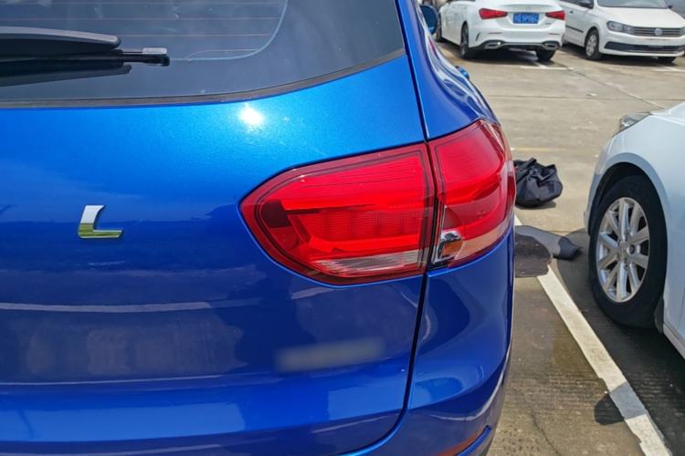 Used Haval H2s 2017 Red-Label 1.5T Dual-Clutch Elite Model Right Rear Taillight