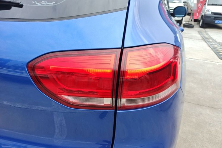 Used Haval H2s 2017 Red-Label 1.5T Dual-Clutch Elite Model Right Rear Taillight