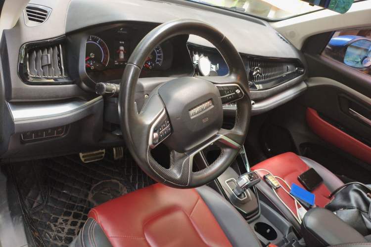 Used Haval H2s 2017 Red-Label 1.5T Dual-Clutch Luxury Model Steering Wheel